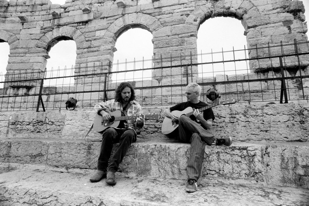 Eddie Vedder and Mike McCready (Italy, 2006)