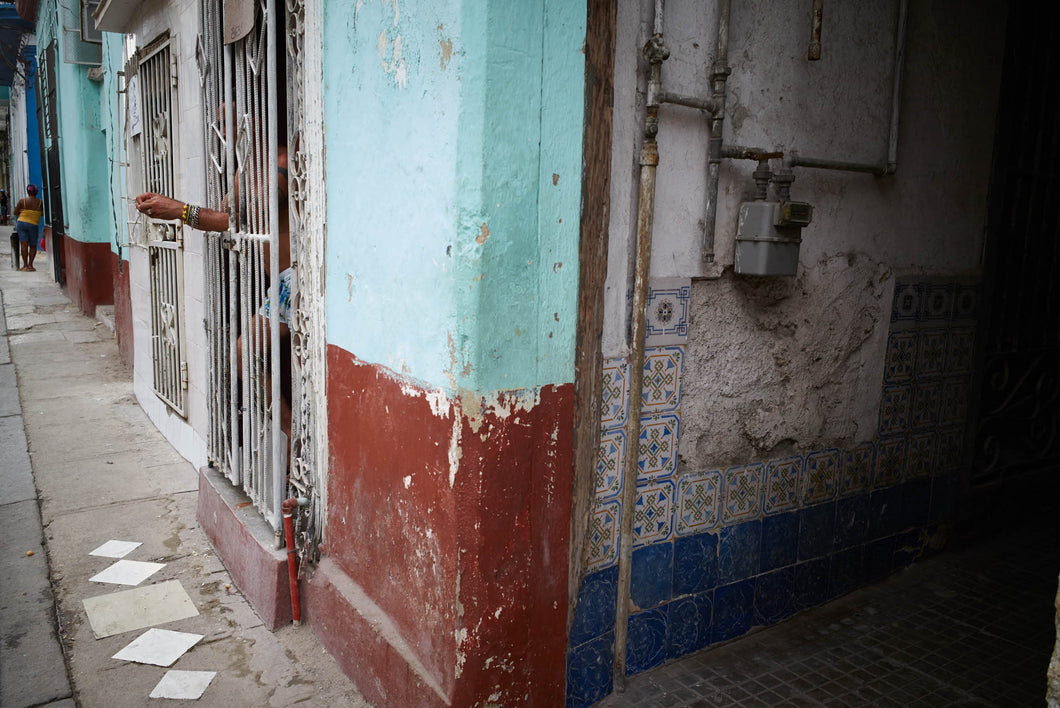 Looking Out (Cuba, 2015)